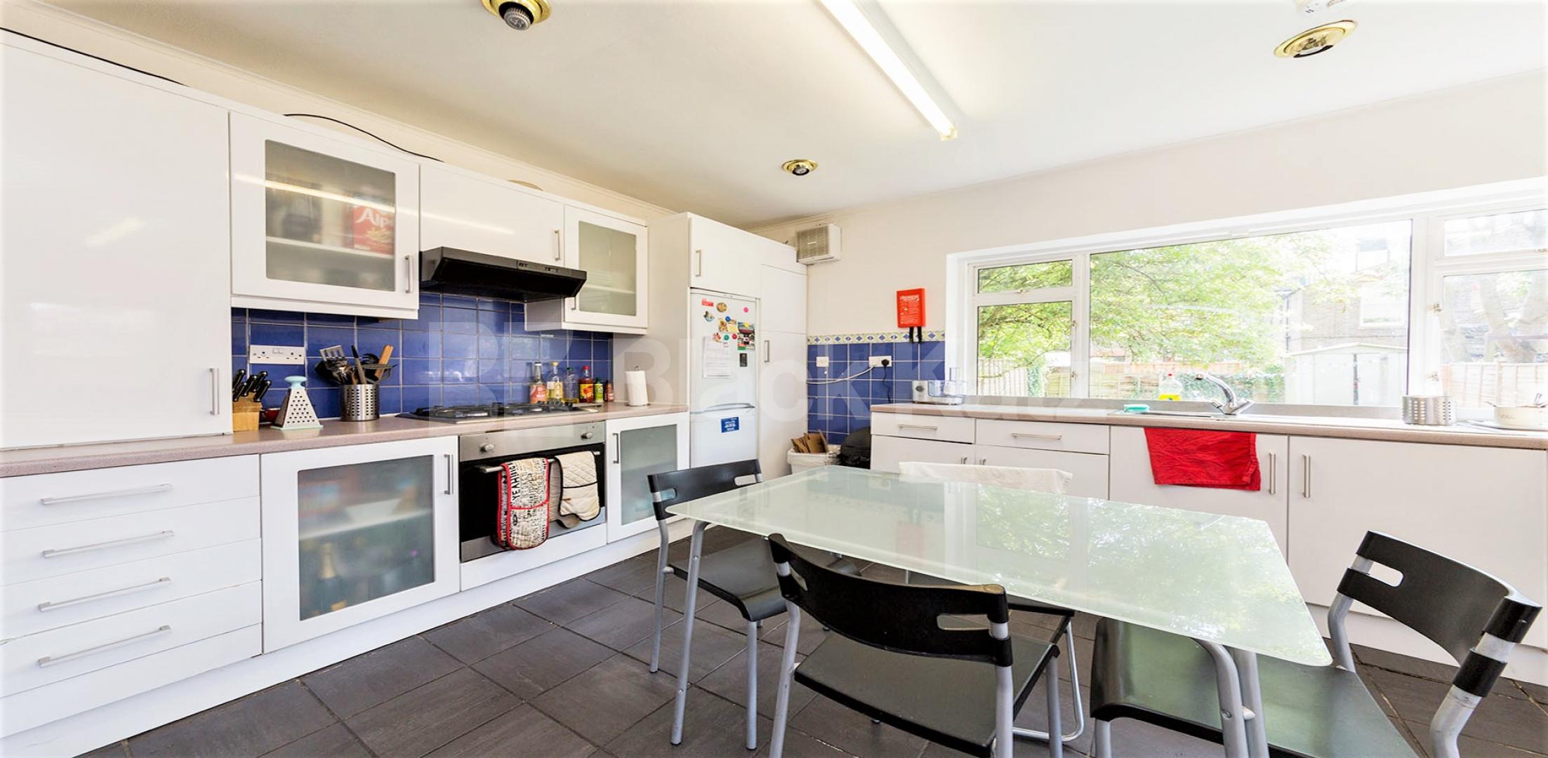 Stunning Family Home in White City Sawley Road , Shepherds Bush